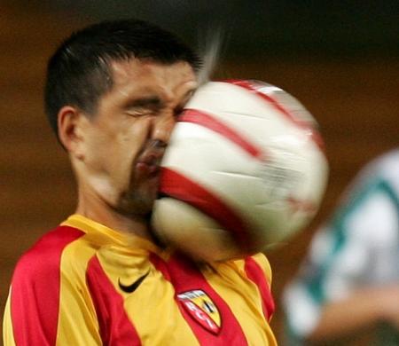 .::! Le Foot est un jeu à 